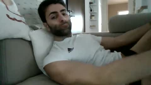 kikkus01 online show from February 18, 11:28 am