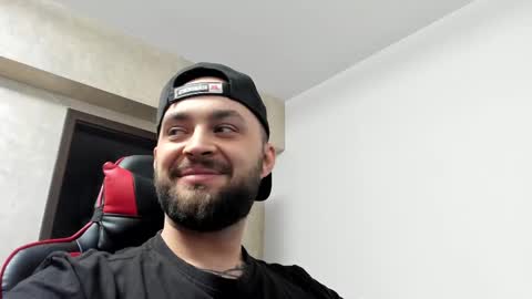 Snapshot of killerbeexxx chatting on February 24, 10:14 pm killerbeexxx online show from February 24, 10:14 pm