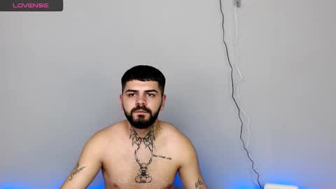 killianvane online show from October 25, 5:04 am