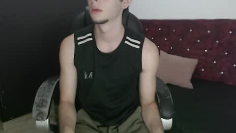 Snapshot of killua_parker chatting on February 6, 4:17 am killua_parker online show from February 6, 4:17 am