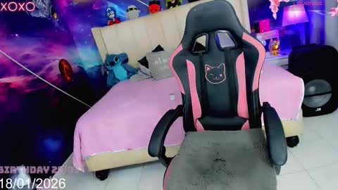 kylie anthonella online show from January 19, 3:21 am