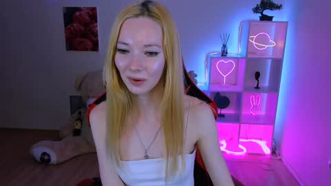 Snapshot of kim_boyd chatting on January 24, 7:07 pm kim_boyd online show from January 24, 7:07 pm