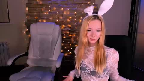 Snapshot of kim_boyd chatting on February 14, 6:40 pm kim_boyd online show from February 14, 6:40 pm