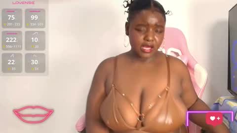 Snapshot of kim_brown2 chatting on November 11, 8:09 pm Kim Follow me please online show from November 11, 8:09 pm