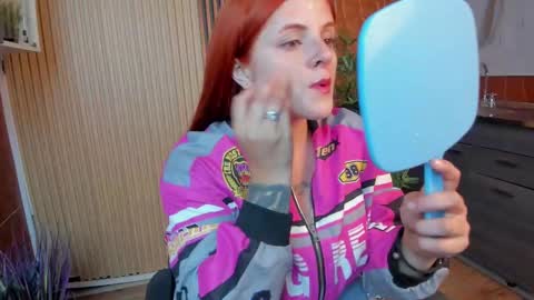 Snapshot of kim_brown_ chatting on February 20, 12:25 pm Kim online show from February 20, 12:25 pm