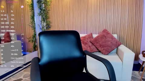 Snapshot of kim_brown_ chatting on February 10, 11:25 am Kim online show from February 10, 11:25 am