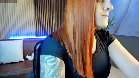 Snapshot of kim_brown_ chatting on February 18, 11:39 am Kim online show from February 18, 11:39 am