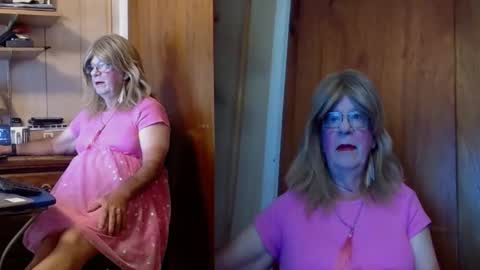 kim crossdresser     no nude room and clean chat only. online show from September 10, 2:17 pm