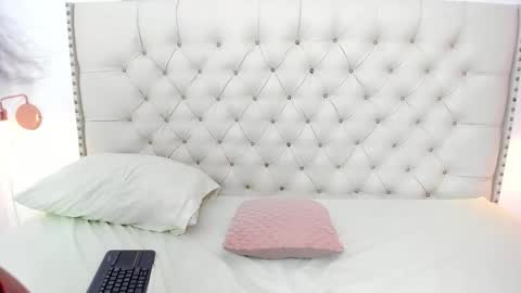 Snapshot of kim_eli chatting on January 9, 8:11 pm kim_eli online show from January 9, 8:11 pm