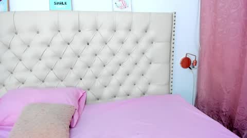 Snapshot of kim_eli chatting on February 6, 10:32 pm kim_eli online show from February 6, 10:32 pm