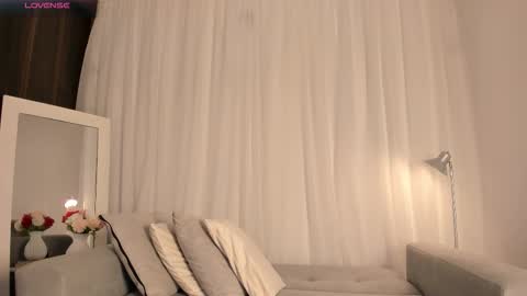 Kim online show from December 4, 1:31 pm