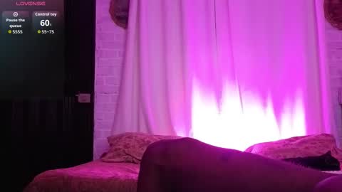 Snapshot of kimandyuk chatting on December 15, 12:04 am Kim Yuk online show from December 15, 12:04 am