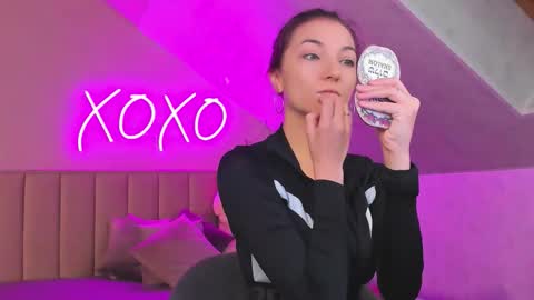 Snapshot of kimberlly_smith chatting on November 8, 12:00 am kimberlly_smith online show from November 8, 12:00 am