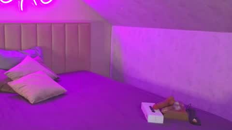 kimberlly_smith online show from January 14, 11:31 pm