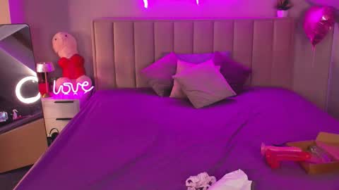 kimberlly_smith online show from March 2, 11:55 pm