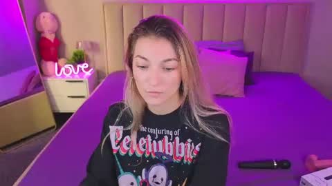 Snapshot of kimberlly_smith chatting on July 20, 11:29 pm kimberlly_smith online show from July 20, 11:29 pm