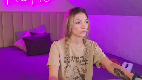 Snapshot of kimberlly_smith chatting on July 21, 11:40 pm kimberlly_smith online show from July 21, 11:40 pm