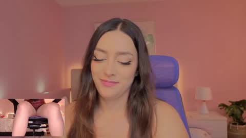 Snapshot of kimberly_clars chatting on September 25, 7:06 pm Kimberly 1200-1900 GMT-5 online show from September 25, 7:06 pm