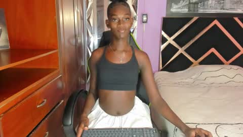 Snapshot of kimberly_ebonny chatting on October 26, 2:39 am kimberly_ebonny online show from October 26, 2:39 am