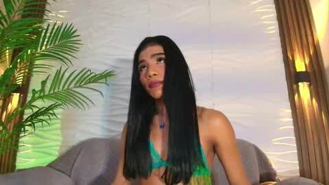 Snapshot of kimberly_gonzalez1 chatting on October 19, 4:02 am kimberly gonzalez online show from October 19, 4:02 am