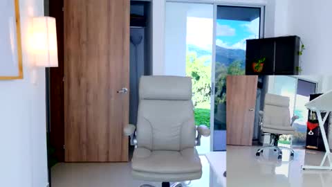 Snapshot of kimberly_hot2 chatting on December 1, 9:09 pm Melissa online show from December 1, 9:09 pm