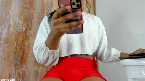 Snapshot of kimberly_house chatting on January 20, 12:04 am Kimberly 3 online show from January 20, 12:04 am