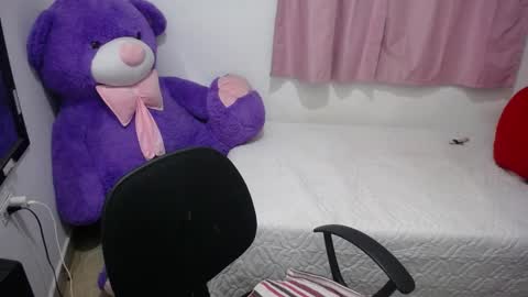 Snapshot of kimberly_slim chatting on November 13, 3:16 am Kim online show from November 13, 3:16 am