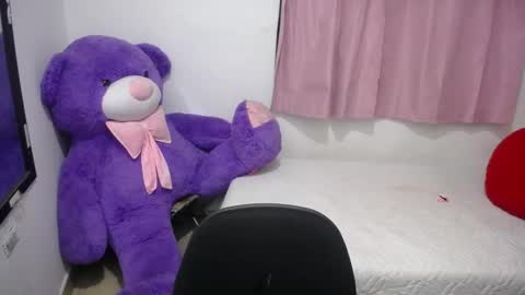 Snapshot of kimberly_slim chatting on November 26, 10:49 am Kim online show from November 26, 10:49 am