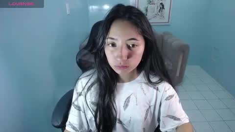Snapshot of kimberly_thomson_t chatting on December 5, 3:04 am kimberly online show from December 5, 3:04 am