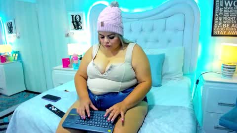 Snapshot of kimbrookss chatting on September 19, 11:00 am KimBrooks online show from September 19, 11:00 am