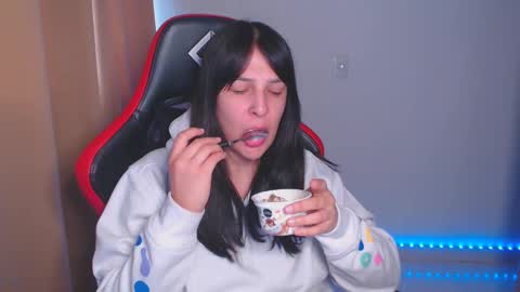 Snapshot of kimflexible_ chatting on January 22, 10:26 pm Kim 3 online show from January 22, 10:26 pm