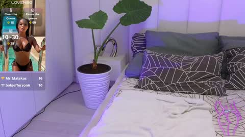 Kim online show from December 10, 8:19 am