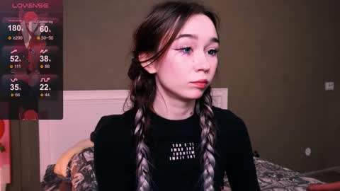 Snapshot of kimiko_luv chatting on October 18, 8:20 pm Kimiko online show from October 18, 8:20 pm