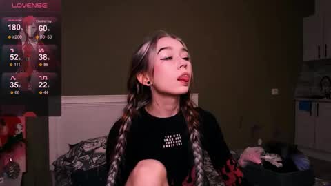 Snapshot of kimiko_luv chatting on October 25, 11:40 am Kimiko online show from October 25, 11:40 am