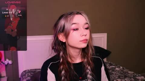 Snapshot of kimiko_luv chatting on November 30, 8:13 pm Kimiko online show from November 30, 8:13 pm