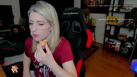 Wolfs Girl online show from December 17, 9:32 pm