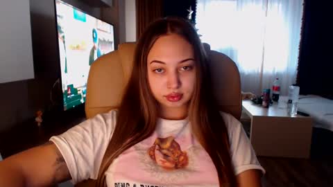 Kim Lee  online show from January 4, 1:31 pm