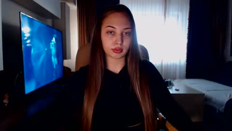 Kim Lee  online show from January 7, 1:24 pm