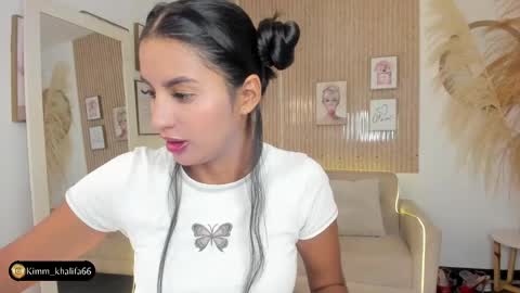 Kim  online show from February 3, 6:17 pm