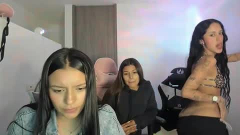 Snapshot of kimmi_foxy chatting on October 23, 11:14 pm kimmi online show from October 23, 11:14 pm