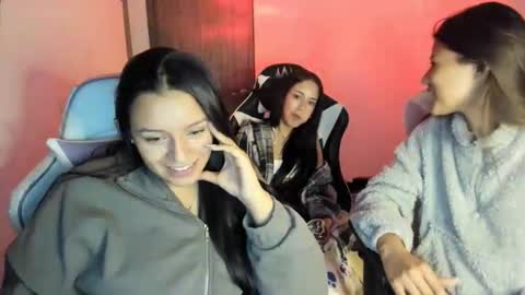 Snapshot of kimmi_foxy chatting on October 28, 11:18 pm kimmi online show from October 28, 11:18 pm