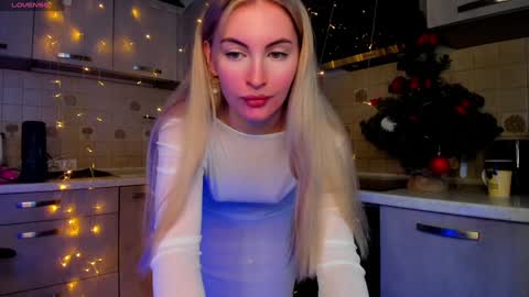 Snapshot of kimmy1_powell chatting on January 12, 9:30 am kimmy1_powell online show from January 12, 9:30 am