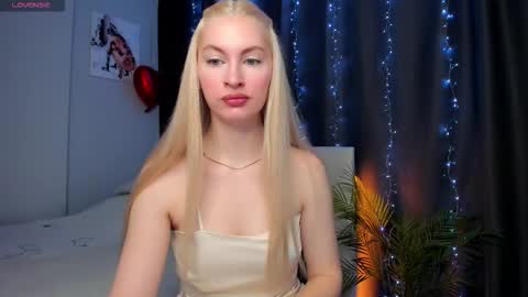 Snapshot of kimmy1_powell chatting on November 5, 3:28 am kimmy1_powell online show from November 5, 3:28 am