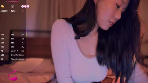 Lo online show from October 17, 6:32 pm
