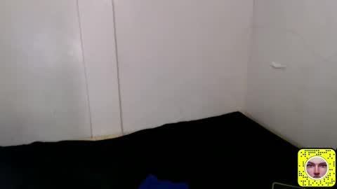 Snapshot of kimmy_fuckinggreat chatting on December 9, 12:01 am kim ejara online show from December 9, 12:01 am