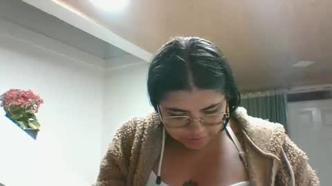 Kimmy online show from December 4, 11:24 pm