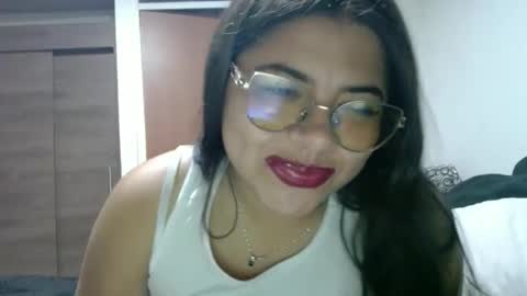 Snapshot of kimmy_kimmy_ chatting on December 14, 9:30 pm Kimmy online show from December 14, 9:30 pm