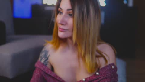 KimSkye online show from January 21, 6:11 am