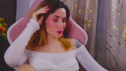 KimSkye online show from February 18, 4:58 am