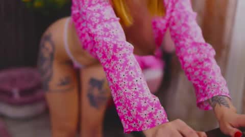 KimSkye online show from February 22, 6:17 am